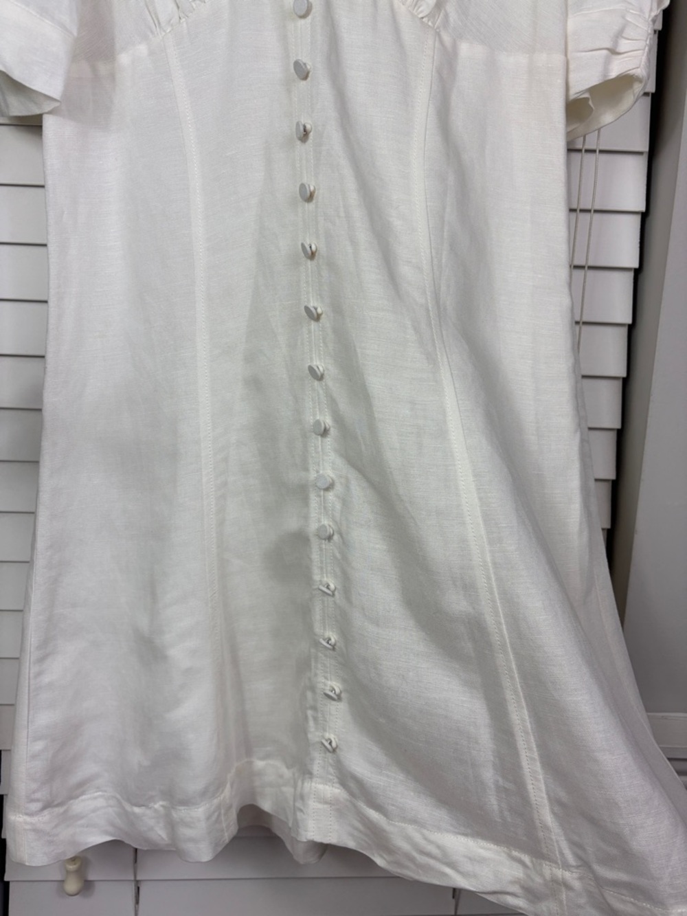 Parker Ivory‎ Cream Button-Front Dress with Puff Sleeves. Size 8 - Picture 3 of 12
